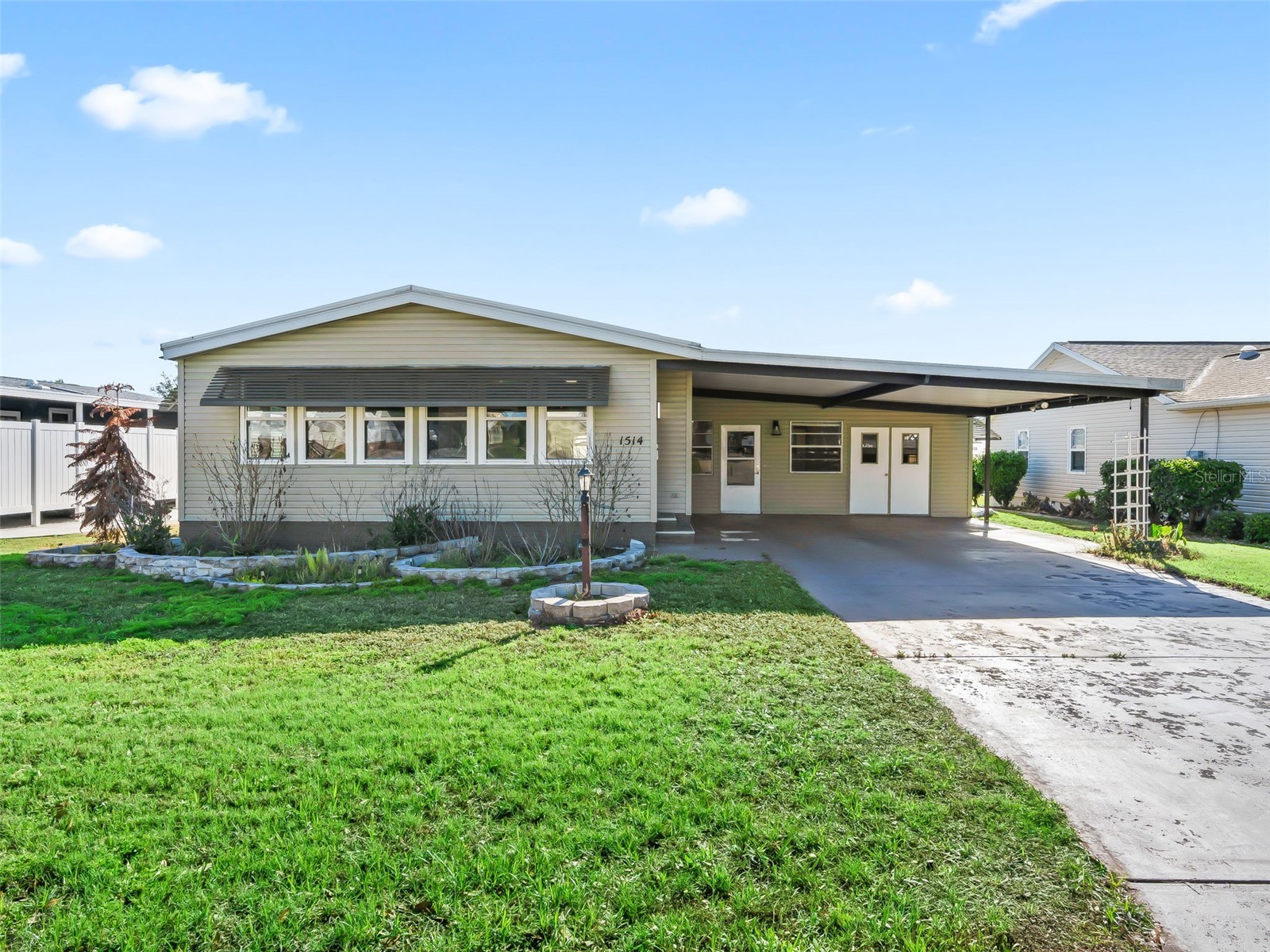 1514 HILLCREST DRIVE