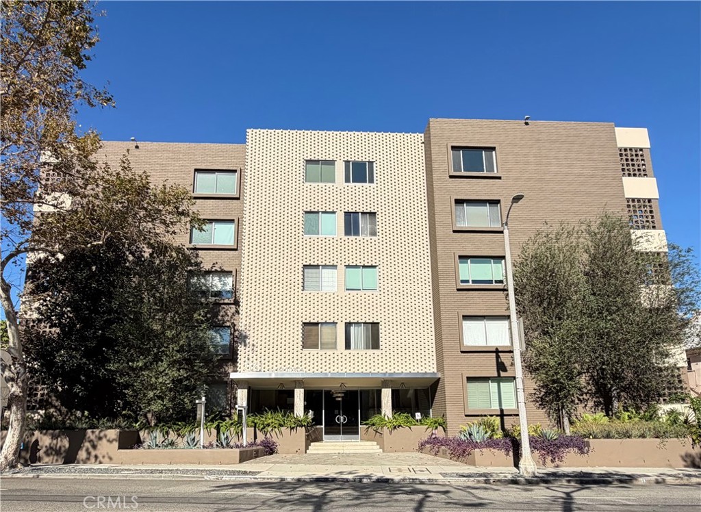 531 N Rossmore 206
