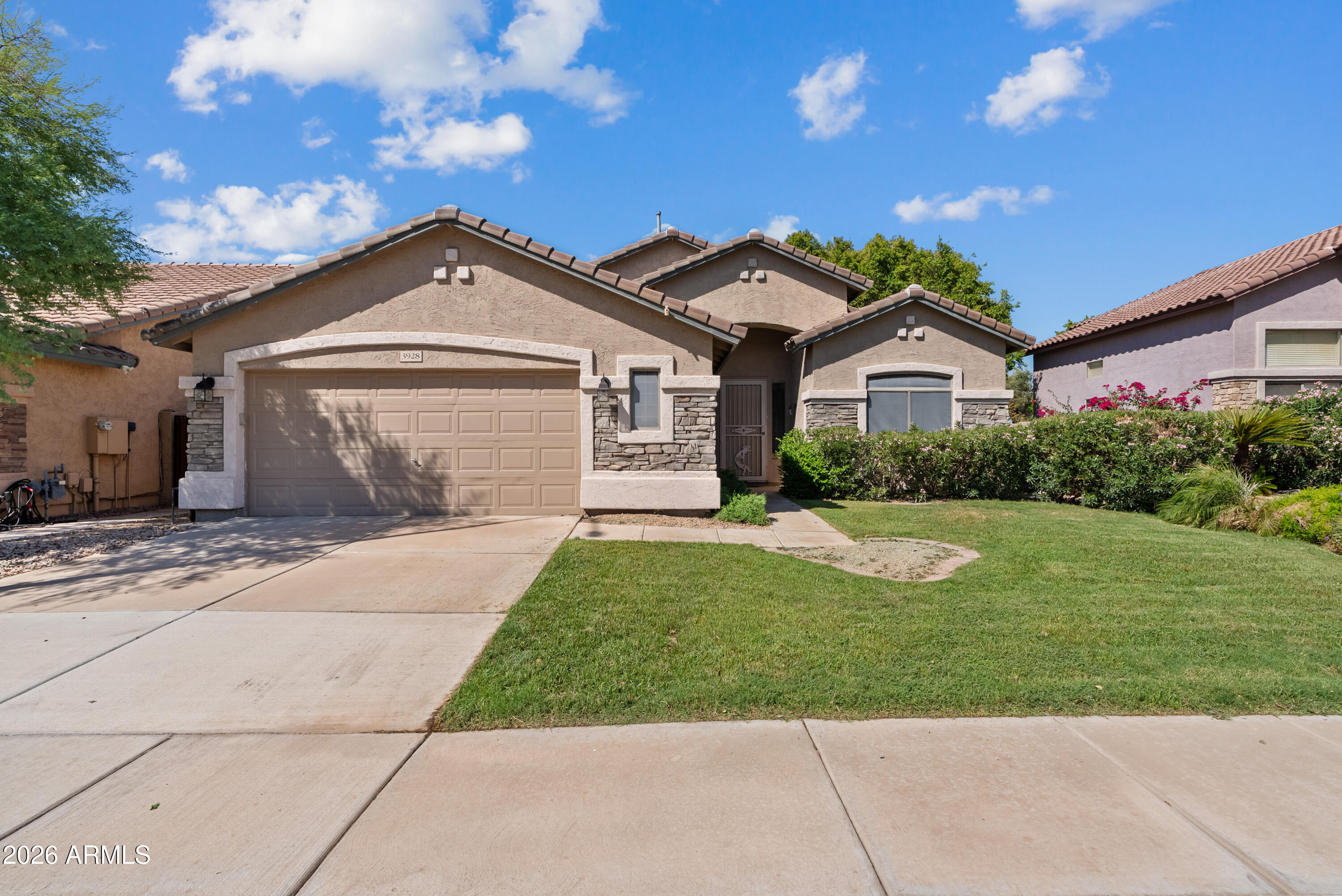 3928 S HOLLYHOCK Place, Chandler, AZ 85248