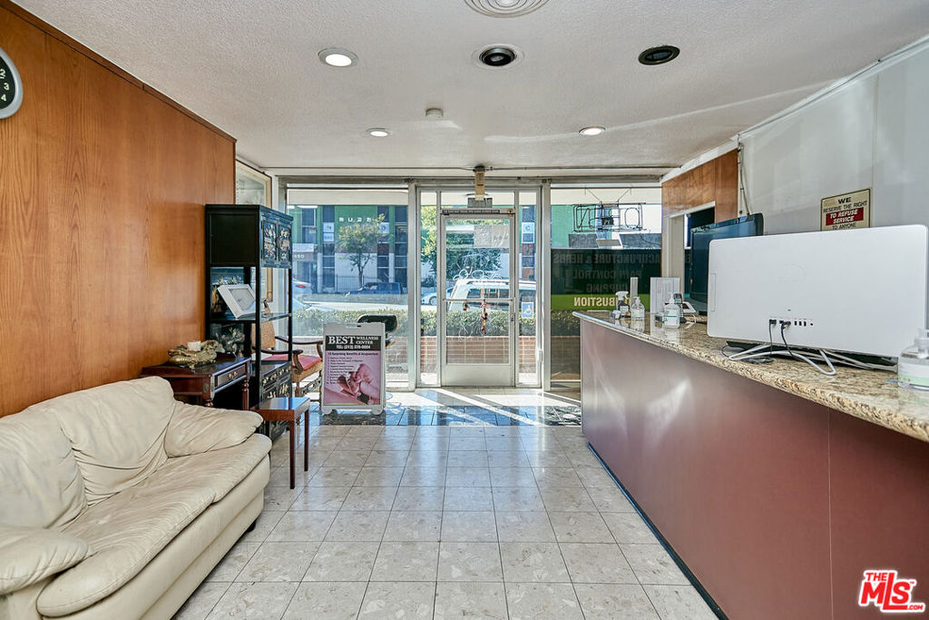 2551 Beverly Boulevard