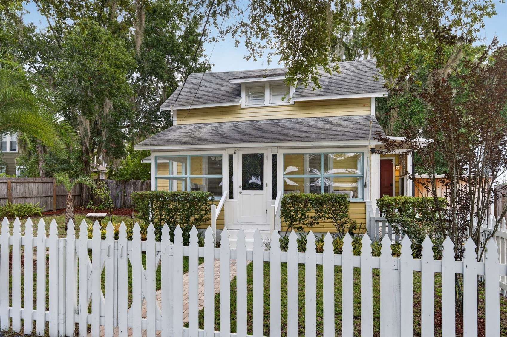 834 N ALEXANDER STREET