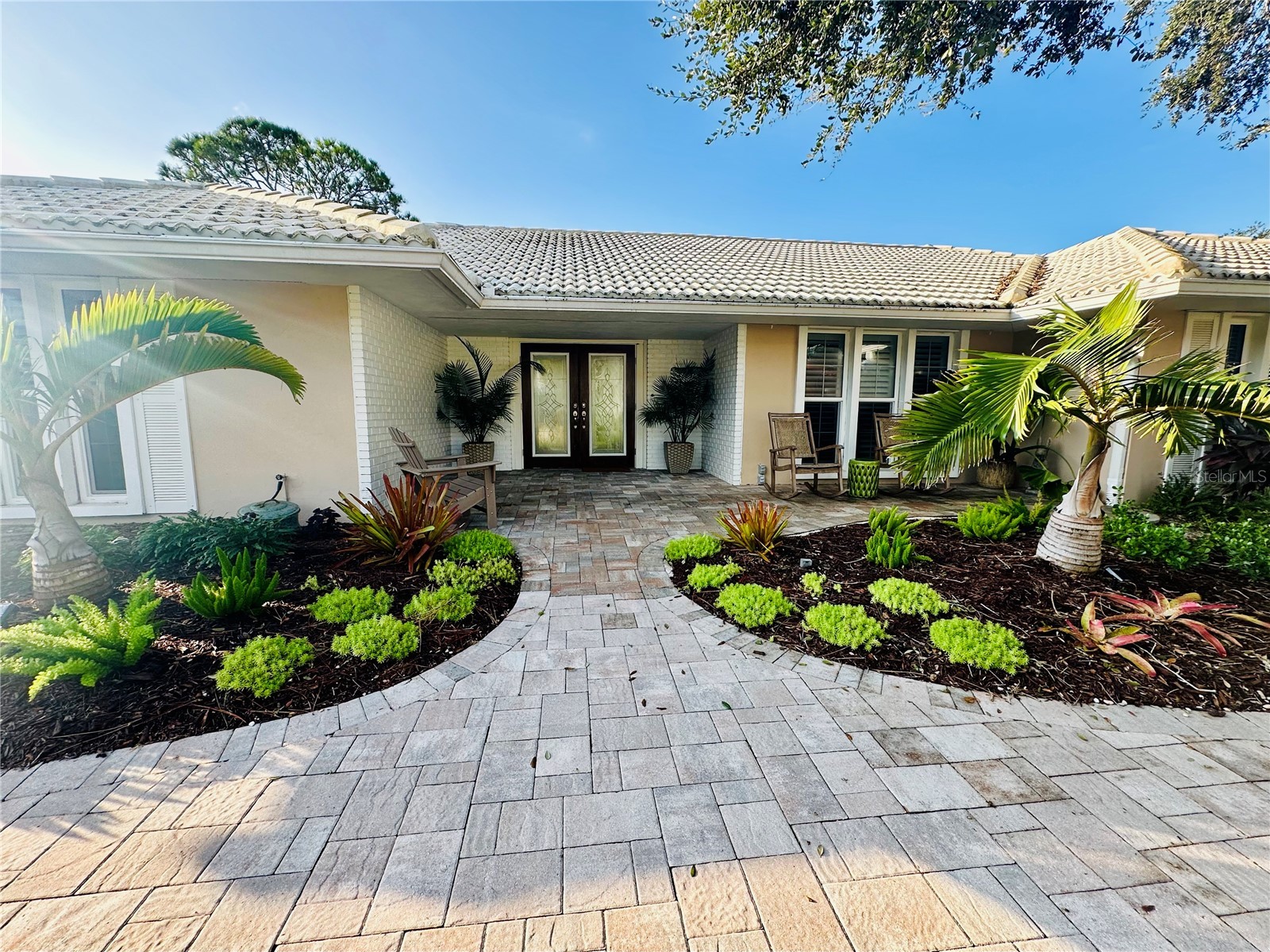 464 YACHT HARBOR DRIVE