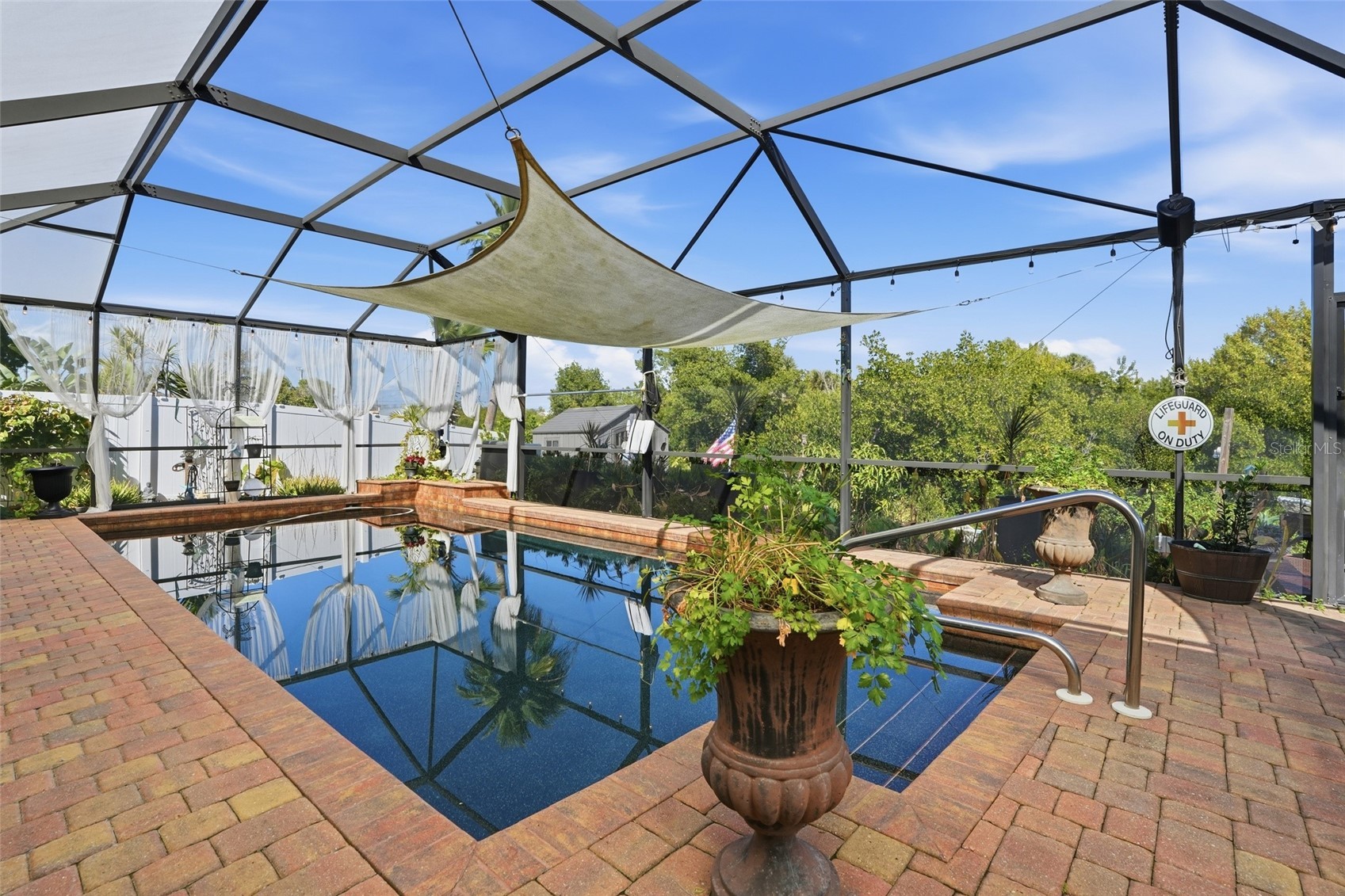 4086 GARDNER DRIVE
