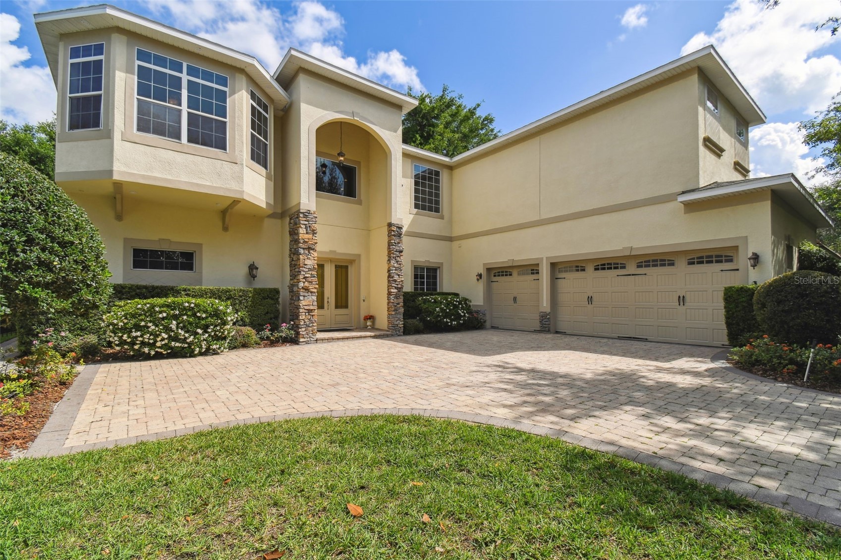 755 CRANES COURT