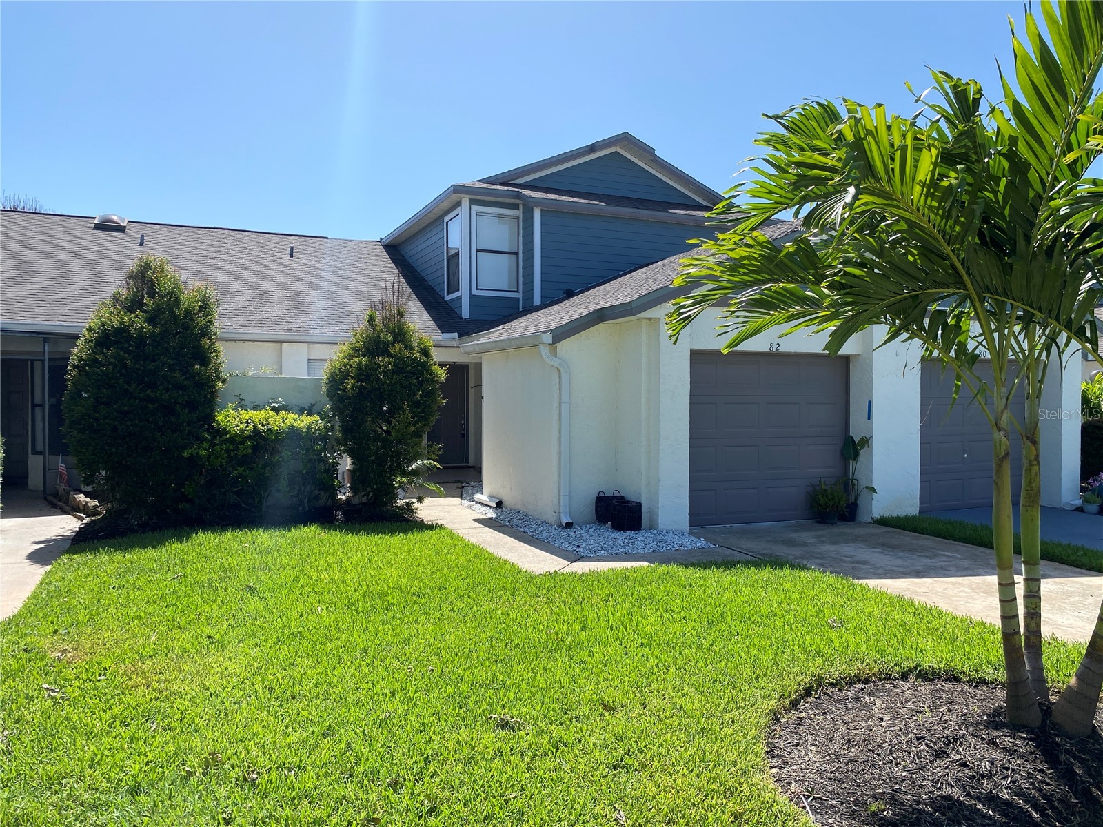 82 LAKEPOINTE CIRCLE 82