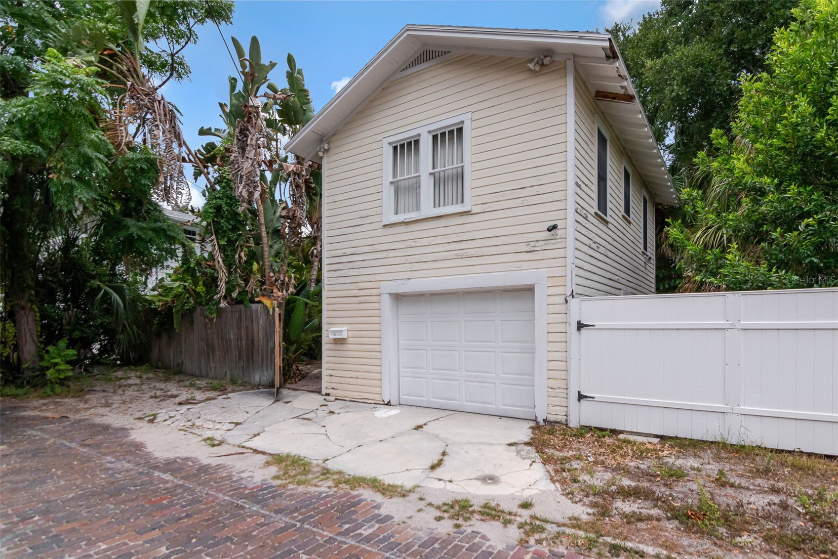 126 8TH AVENUE NE 1/2