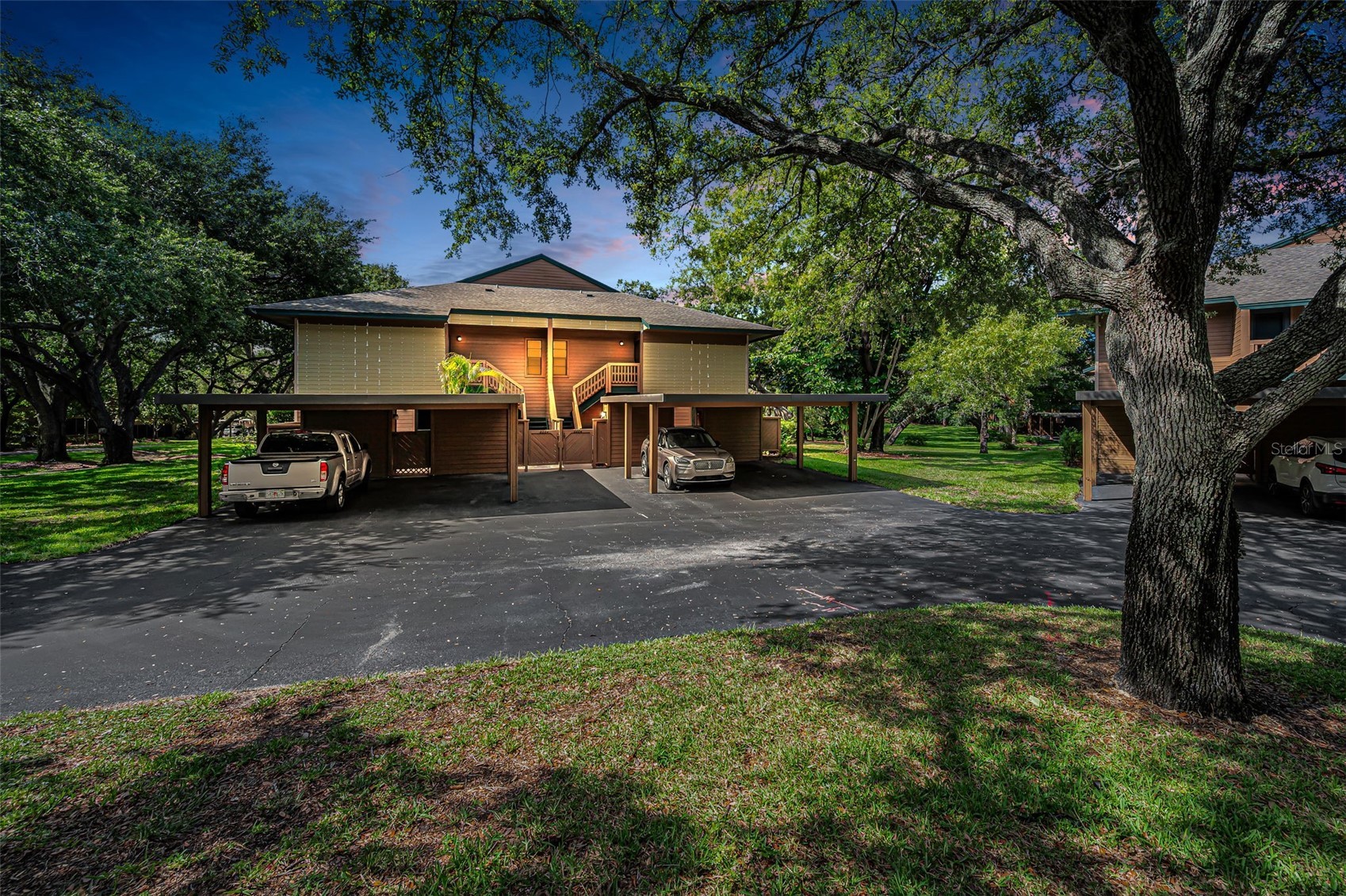 2205 LENNOX ROAD E 2205