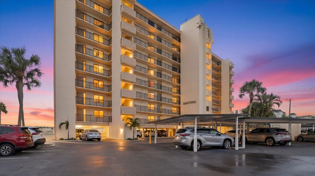 840 THE ESPLANADE N 206