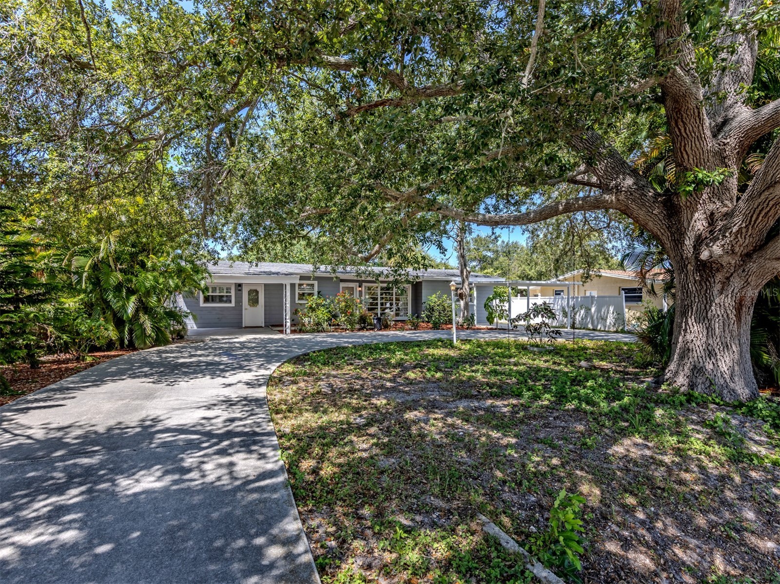 814 GUILD DRIVE
