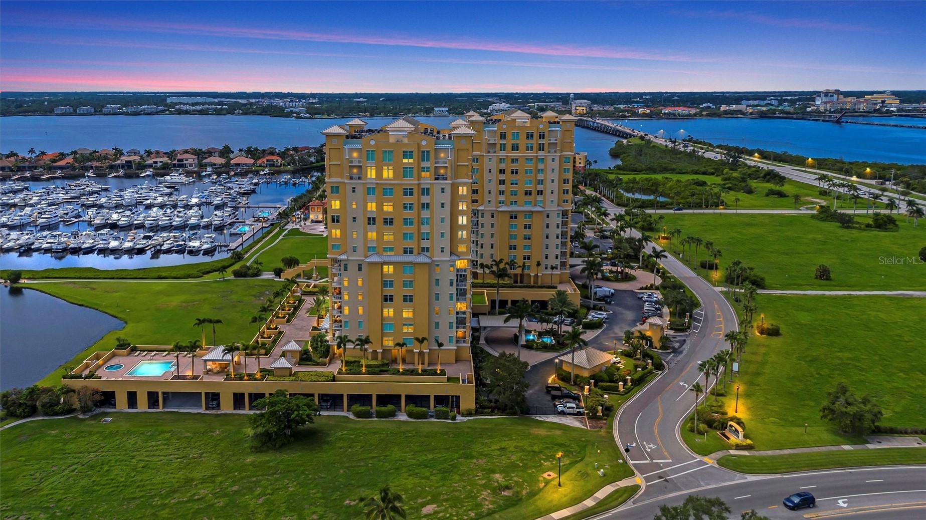 140 RIVIERA DUNES WAY 206