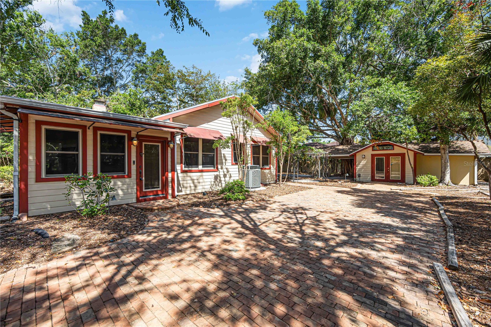 1743 8TH STREET