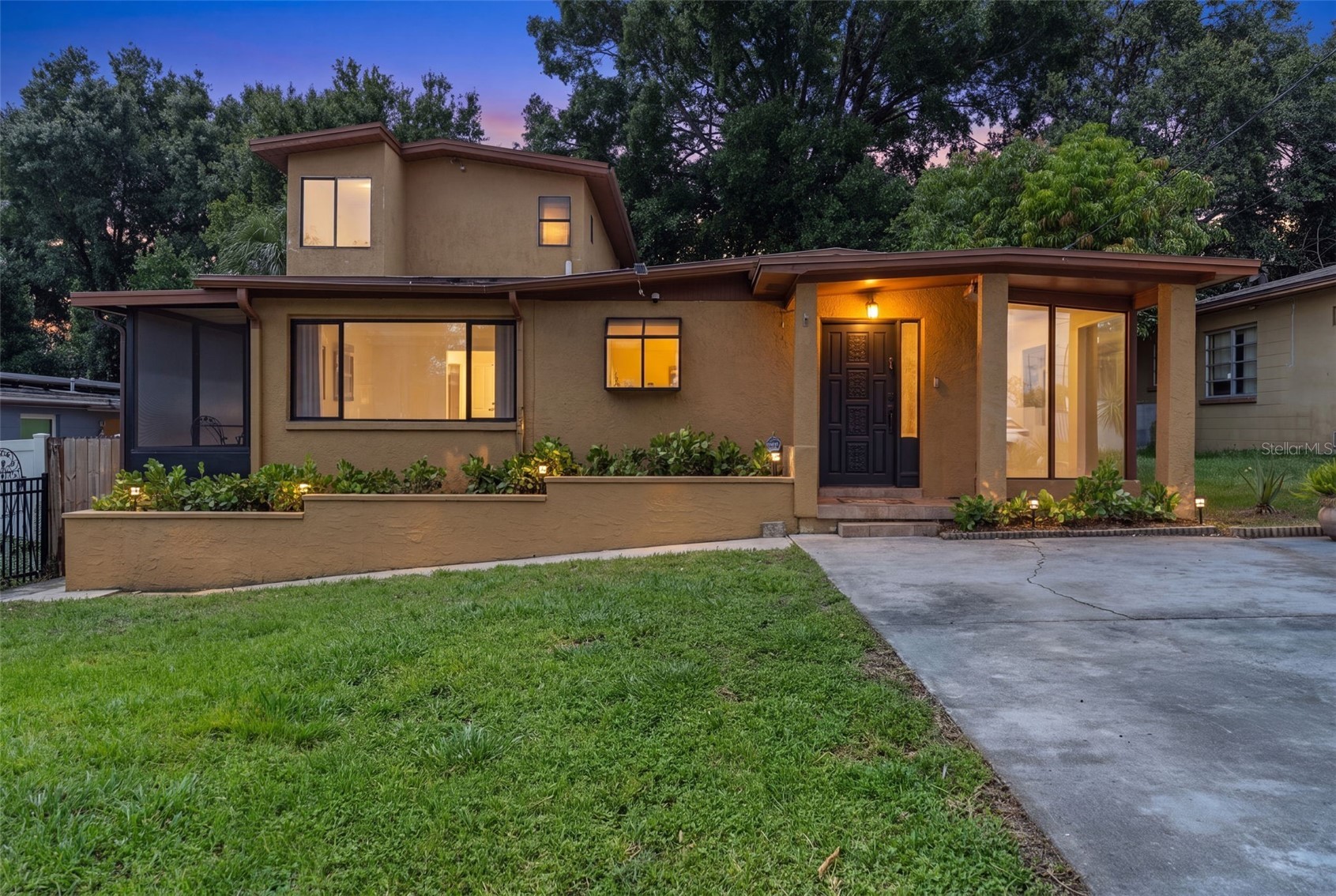 2116 W ABDELLA STREET