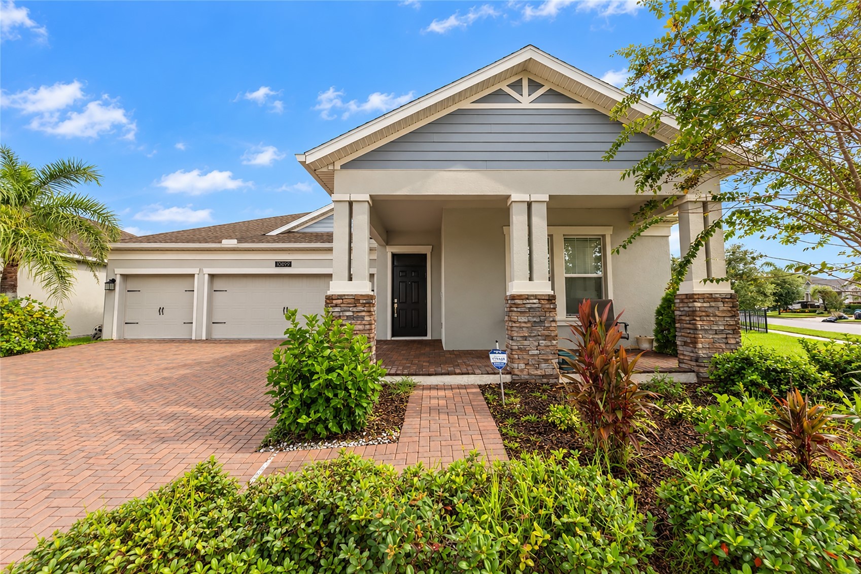 10899 LONGLEAF WOODS DRIVE
