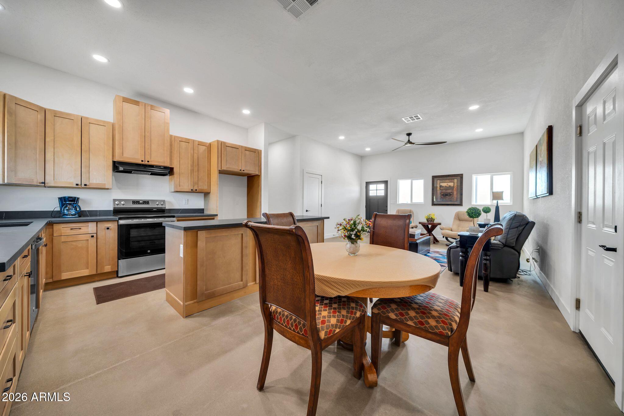 471 Cardoza Drive, Morristown, AZ 85342
