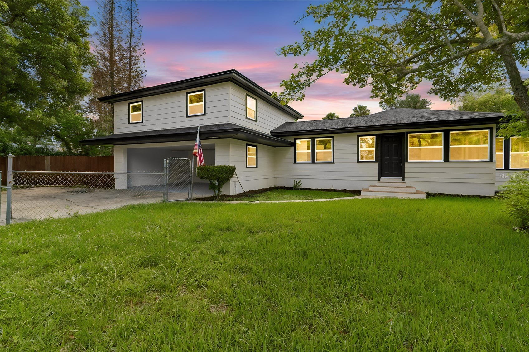 400 PLUMOSA DRIVE