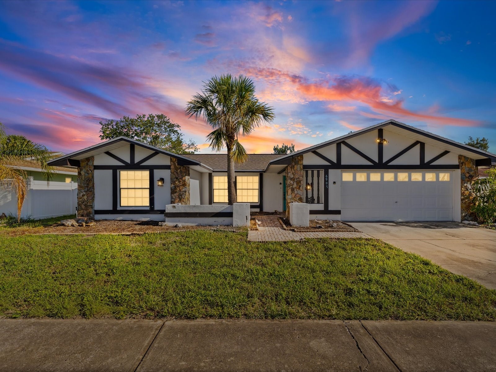 6907 BOTTLE BRUSH DRIVE