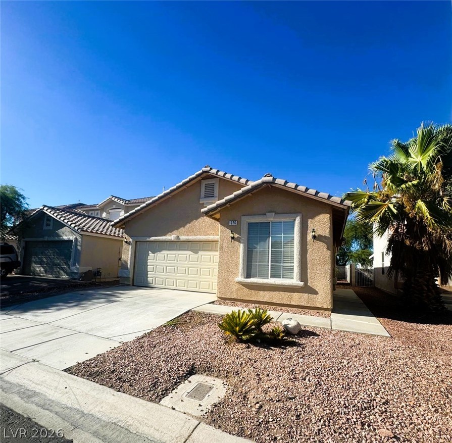 1076 Sweeping Vine Avenue