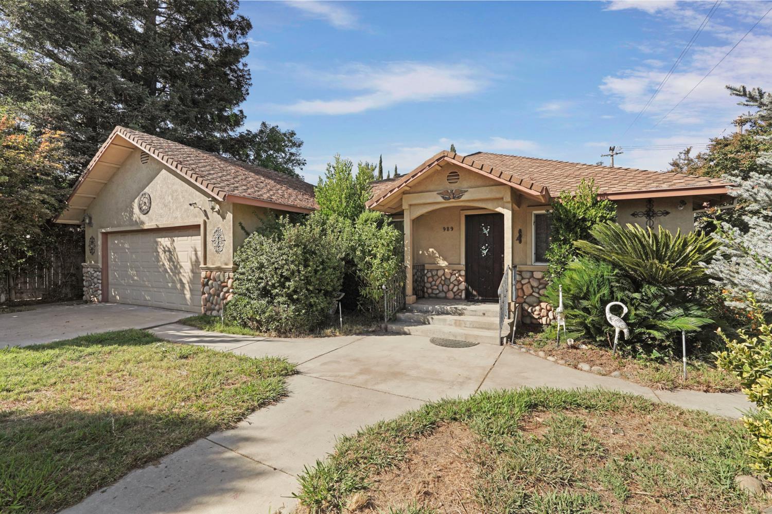 989 Mokelumne St, Woodbridge, CA 95258-9299