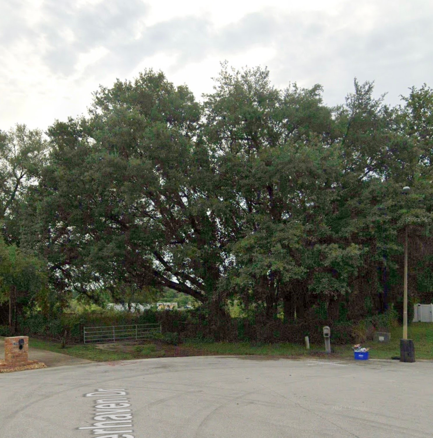 670 SUMMERHAVEN DRIVE
