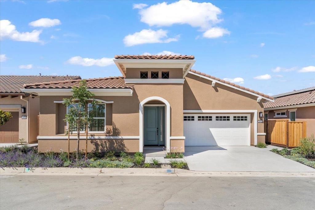 2112 Red Oak Drive