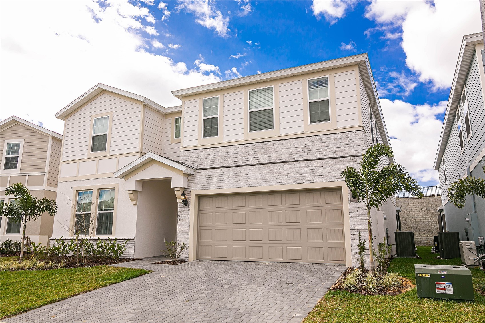 2280 LELANI CIRCLE