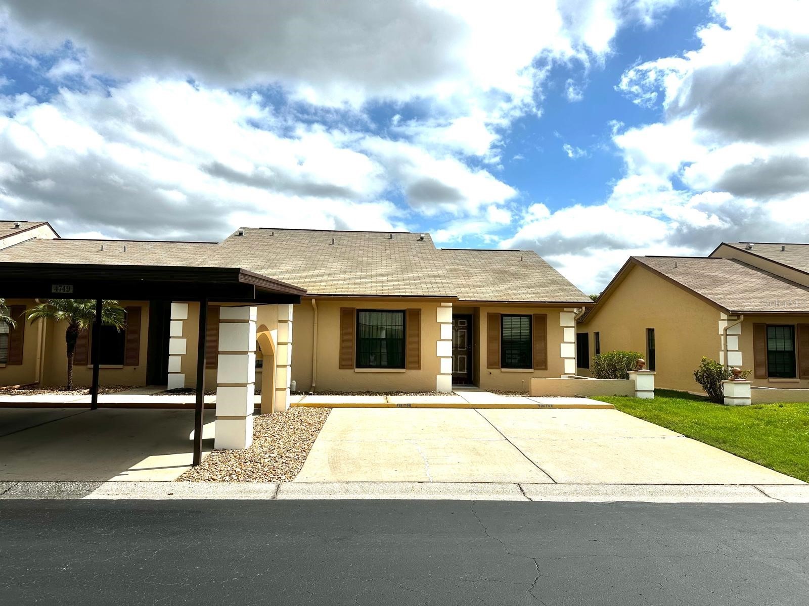 4749 SUNNY LOOP 4749