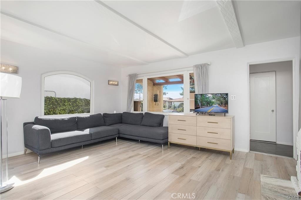 251 Avenida Del Mar A
