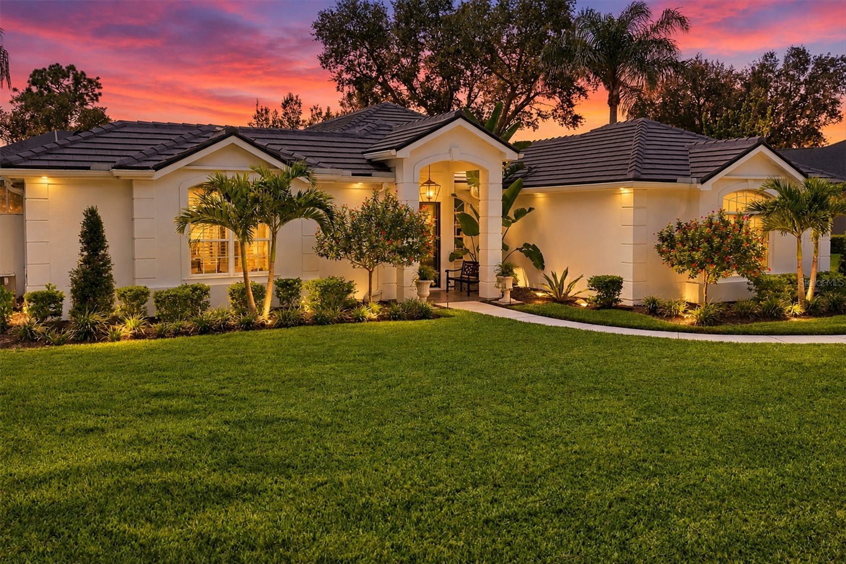 8708 WOODBRIAR DRIVE