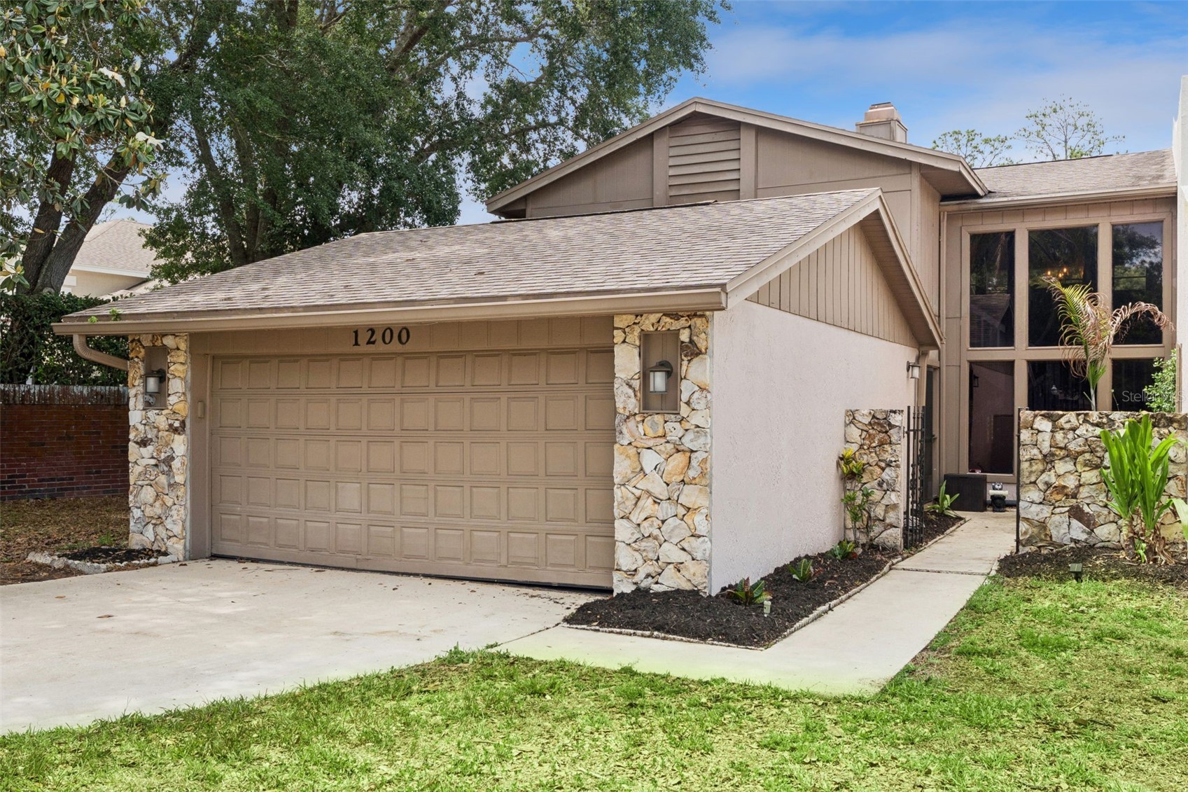 1200 ROYAL OAK DRIVE