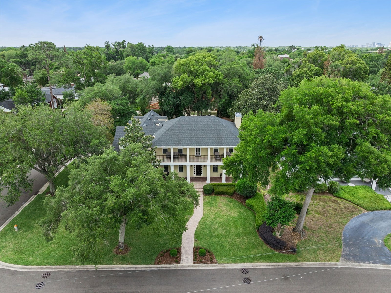 450 LAKEWOOD DRIVE