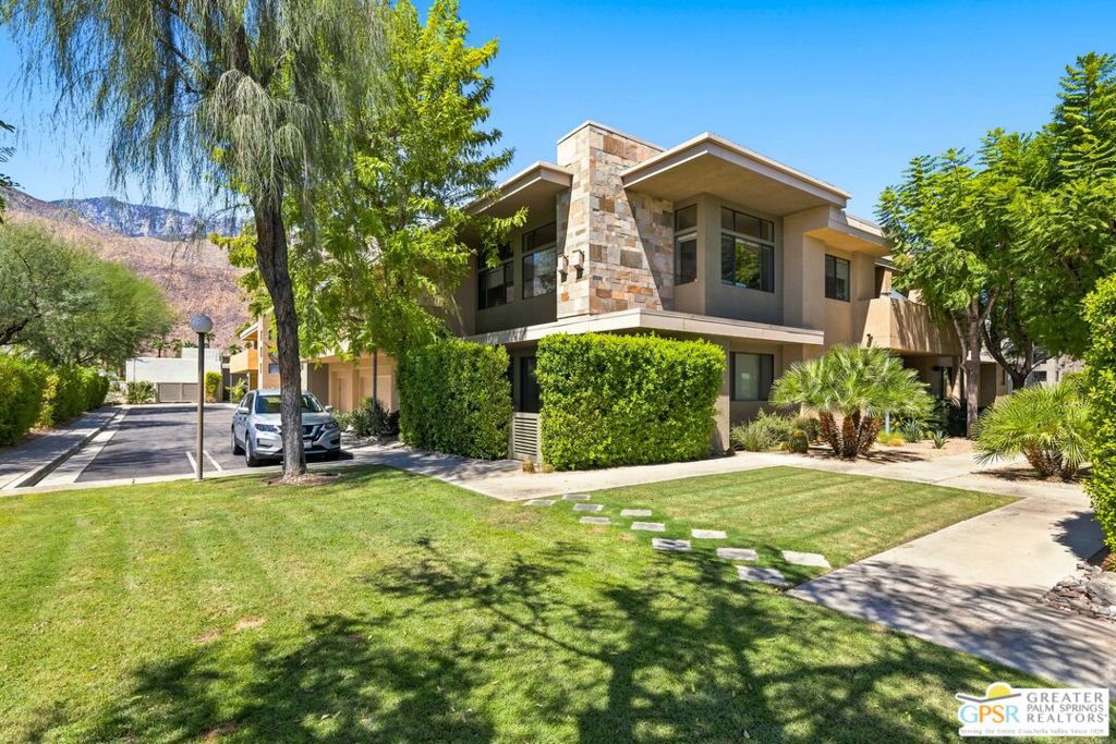 870 E Palm Canyon Drive 202