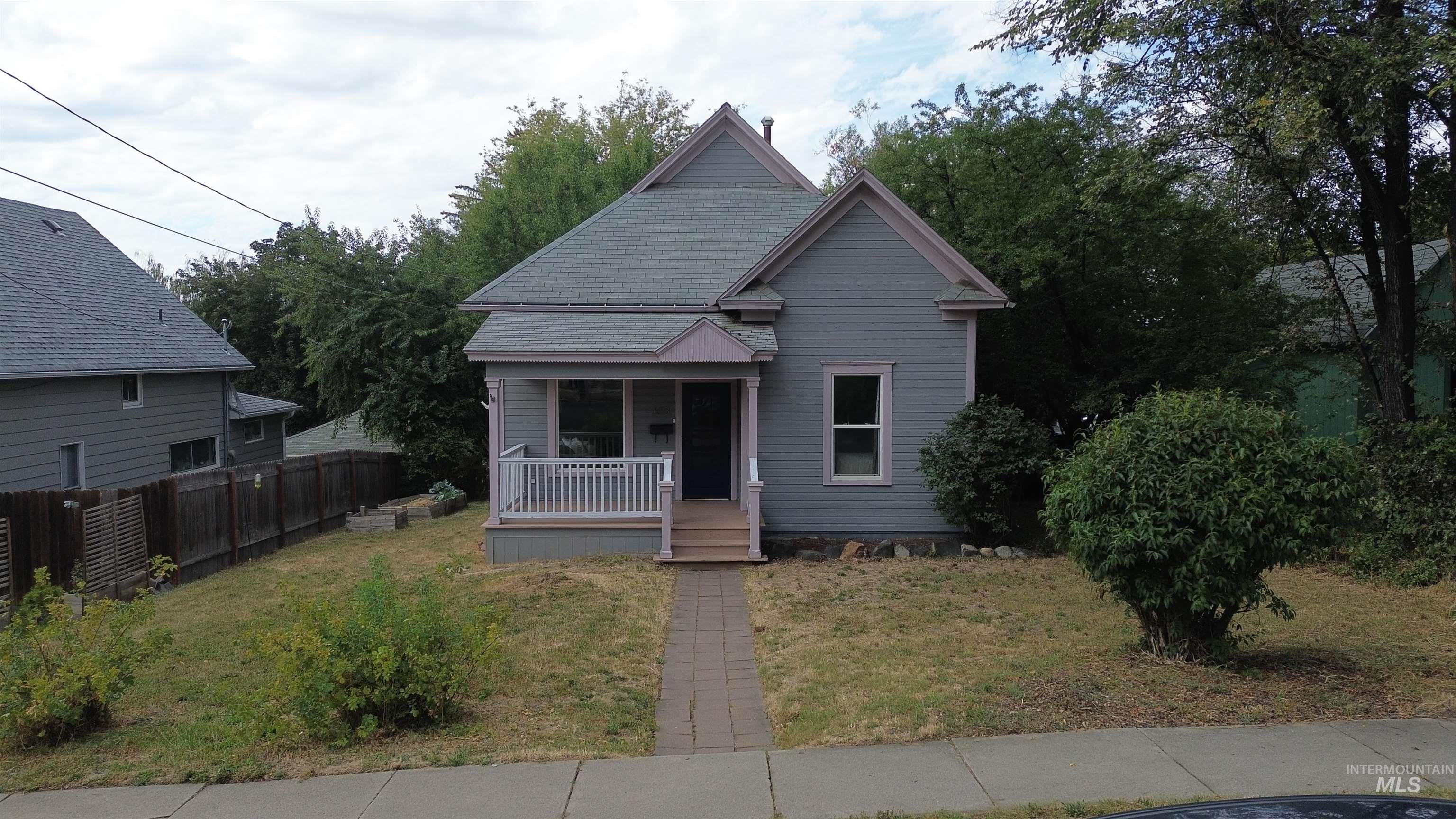 1013 Logan, Moscow ID 83843