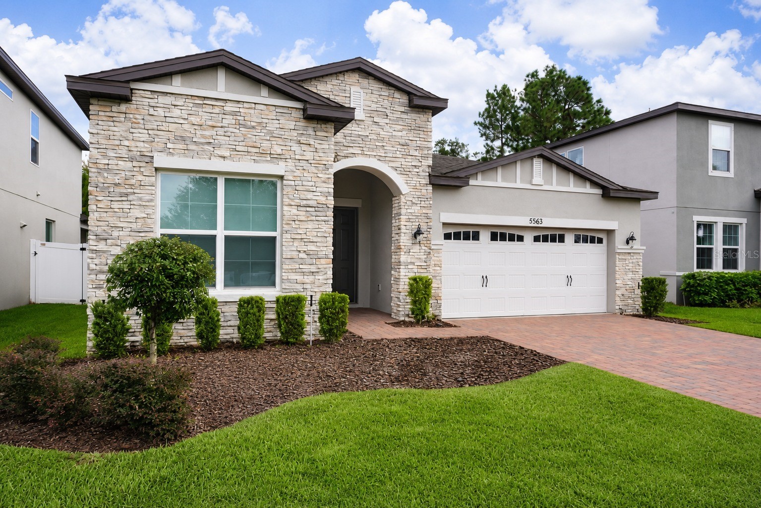 5563 SABAL DRIVE