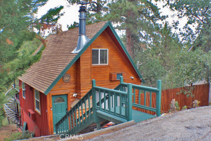 556 Villa Grove Avenue