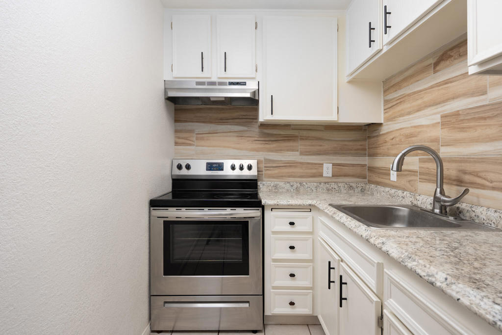 470 N Villa Court 109