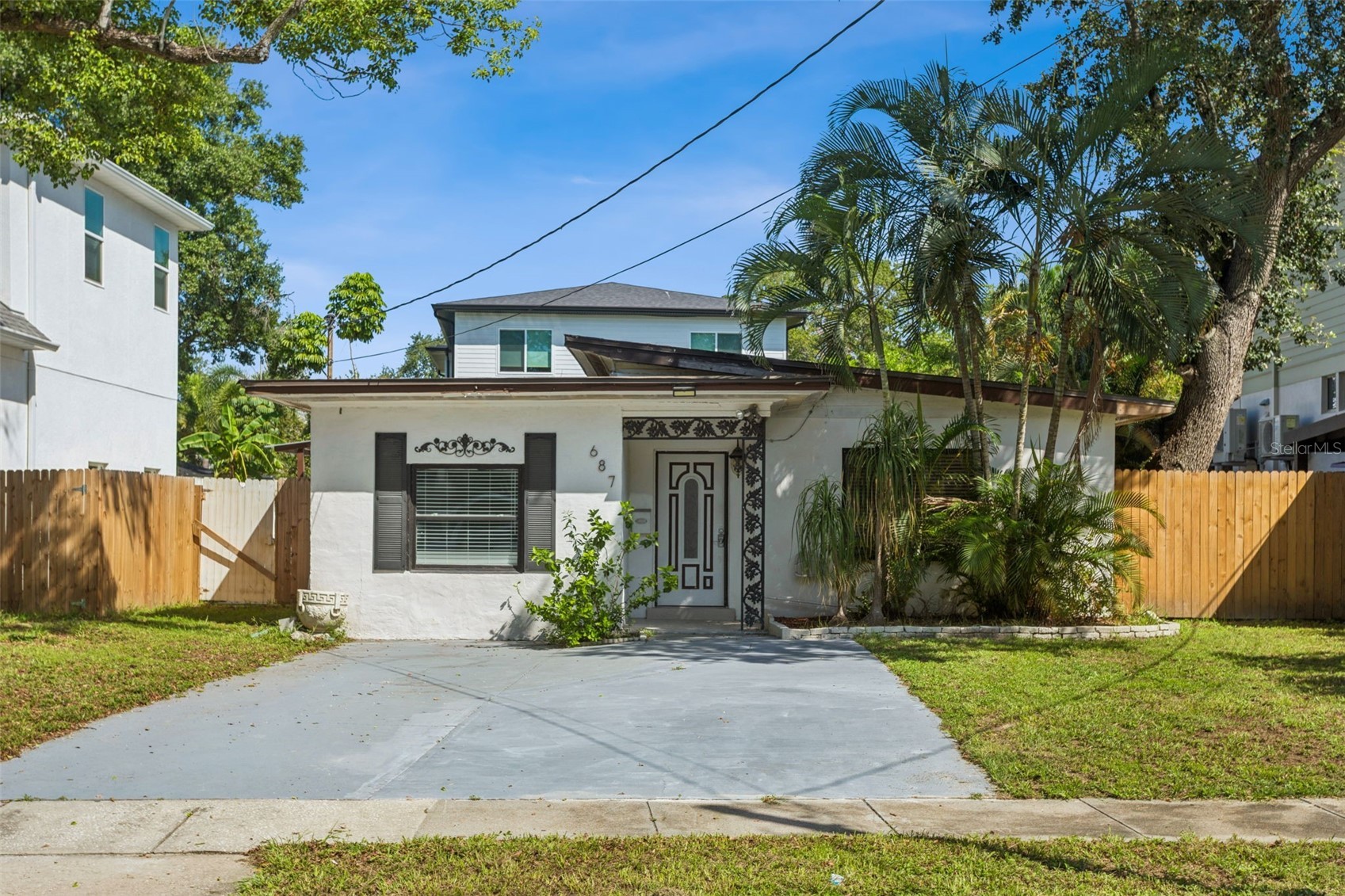 687 GENEVA PLACE
