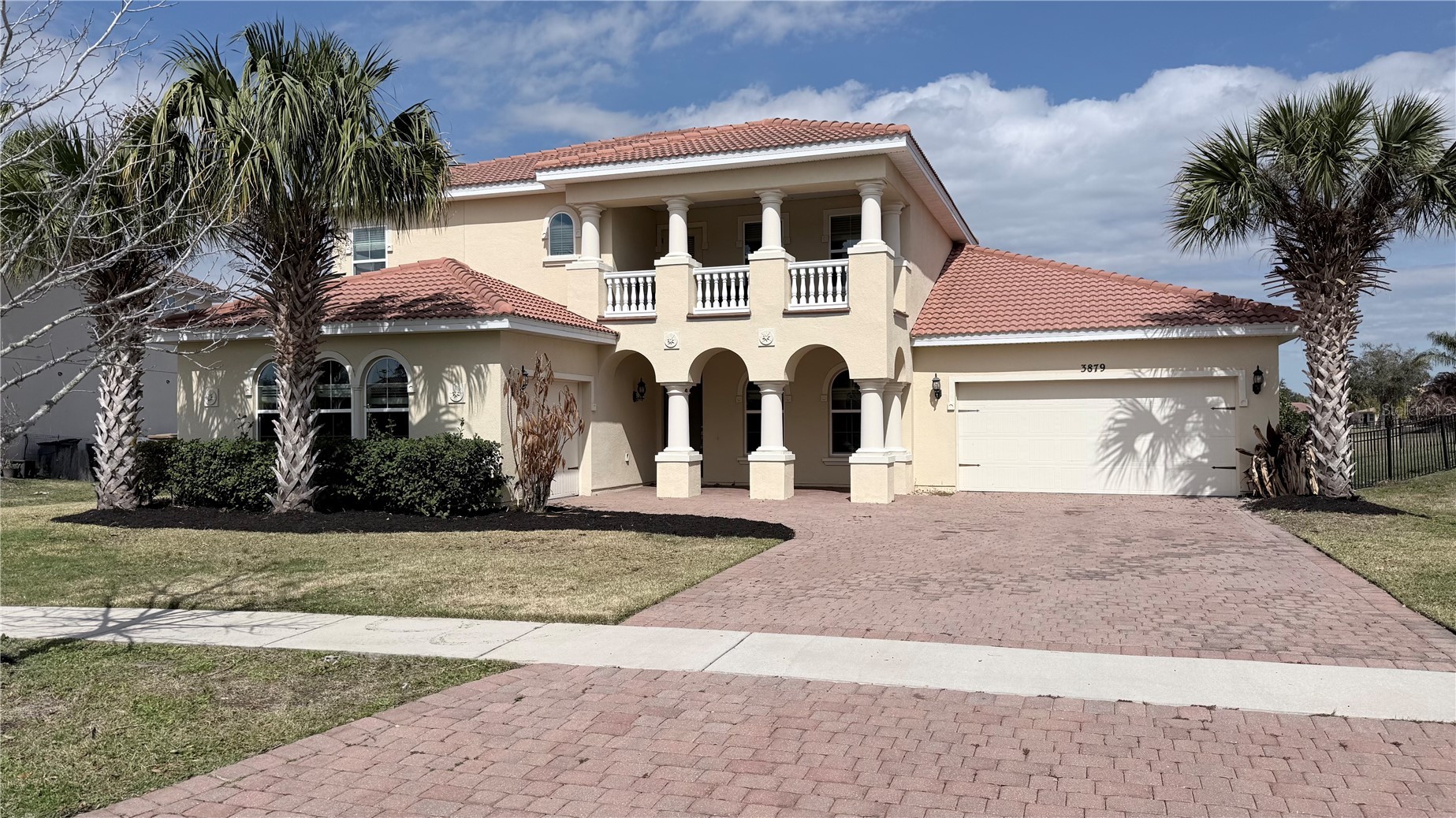 3879 SHORESIDE DRIVE