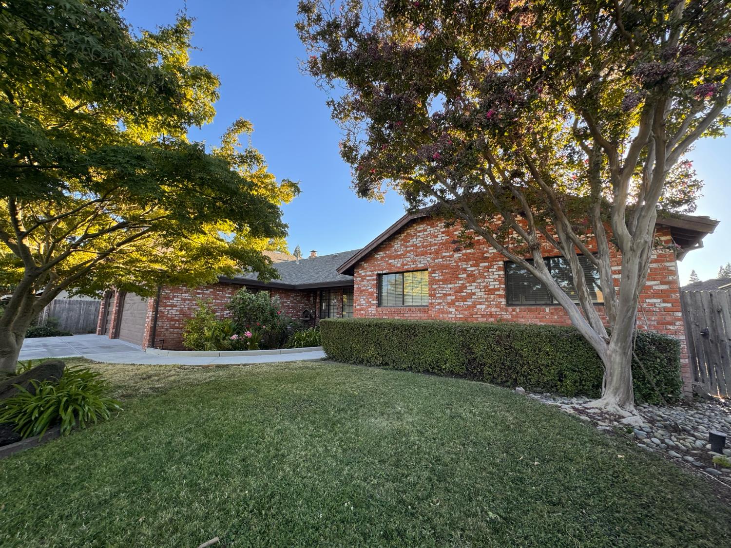 7064 Gloria Dr, Sacramento, CA 95831-2442