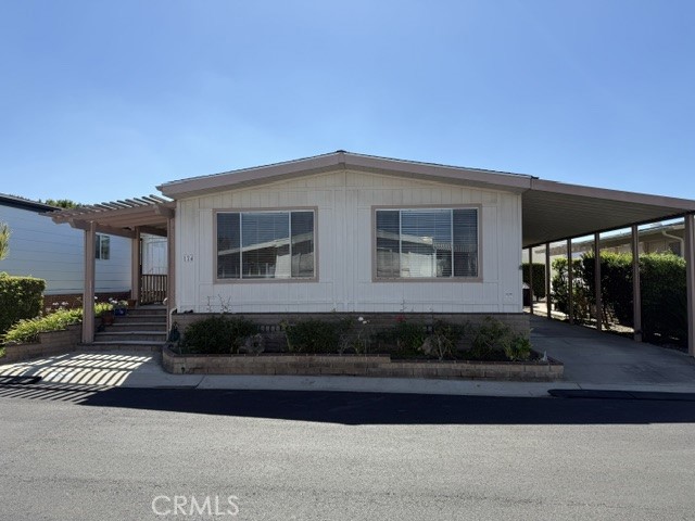 5200 Irvine Boulevard 124