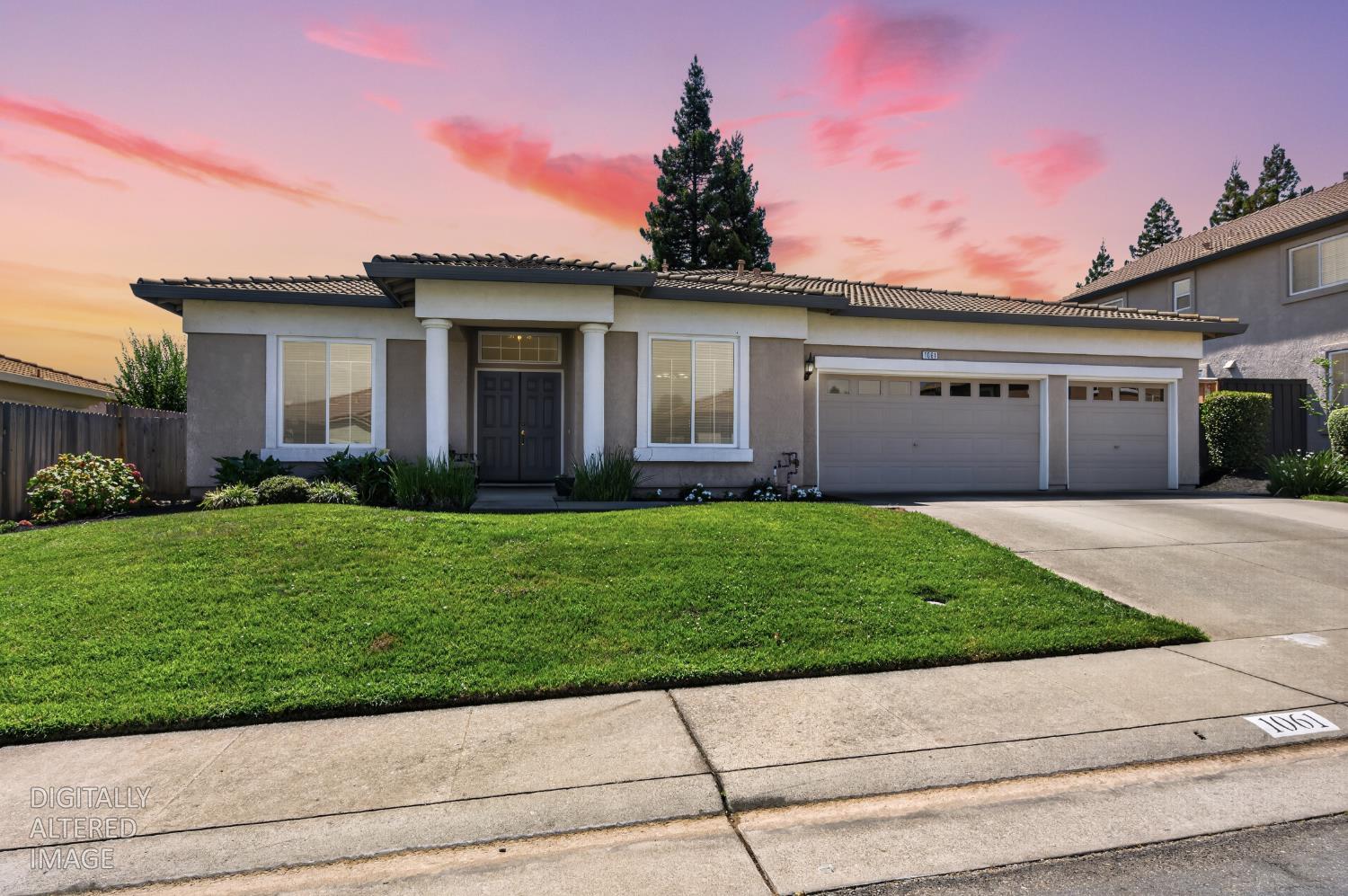 1061 Pintail Cir, Folsom, CA 95630