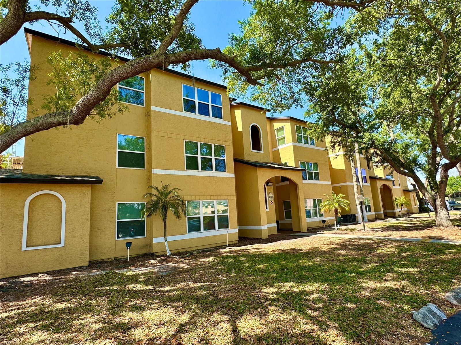 4572 COMMANDER DRIVE 1234