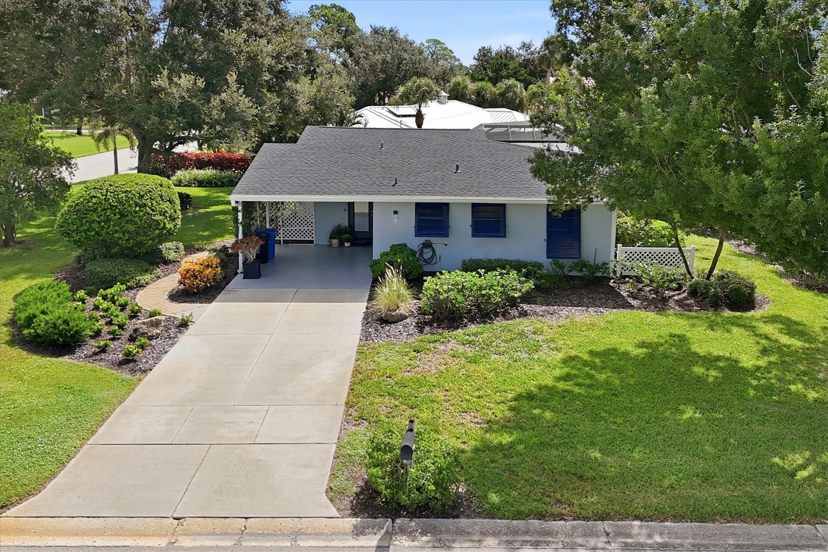 213 FIRENZE AVENUE W
