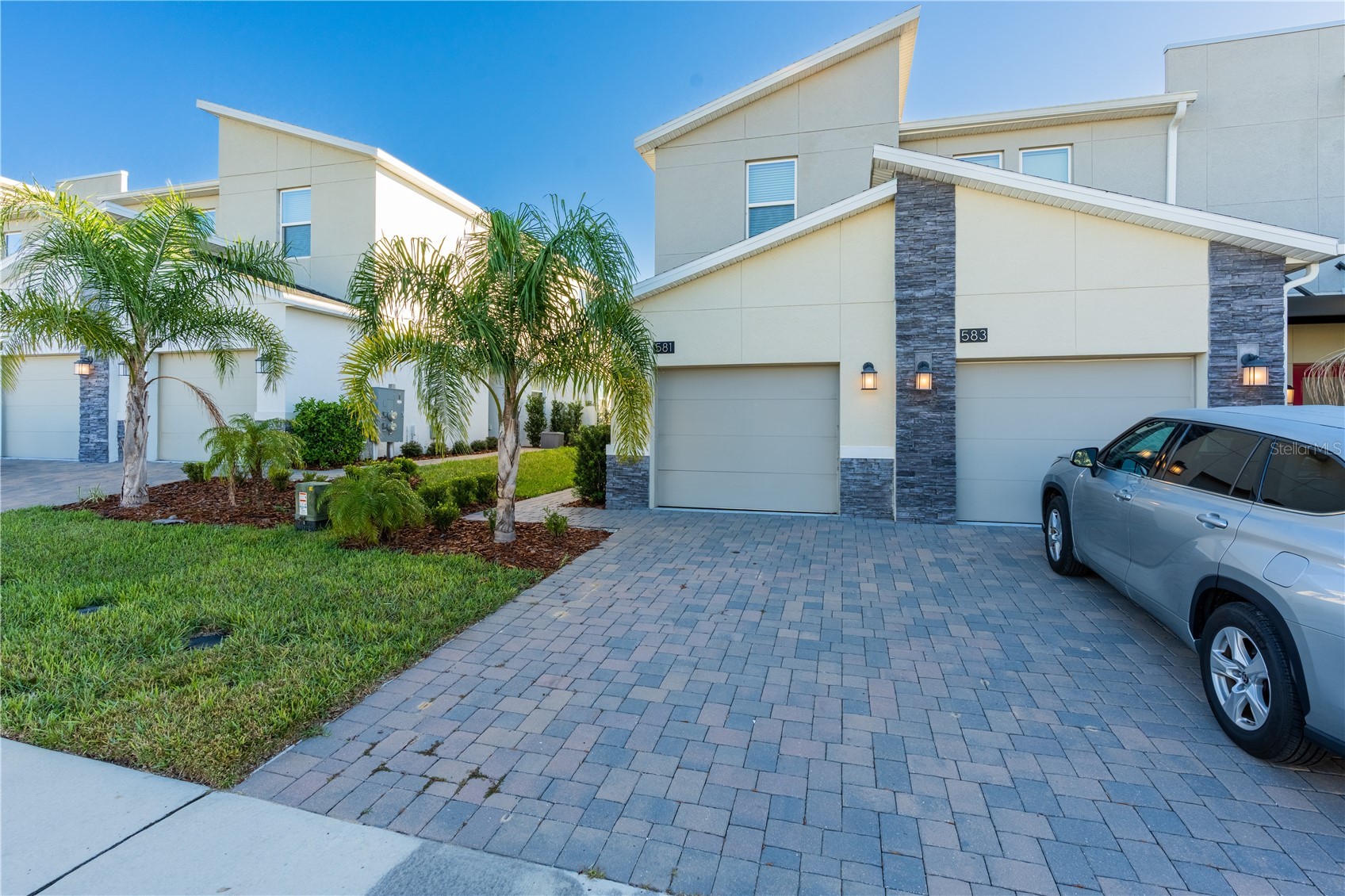 581 OCEAN COURSE AVENUE 581