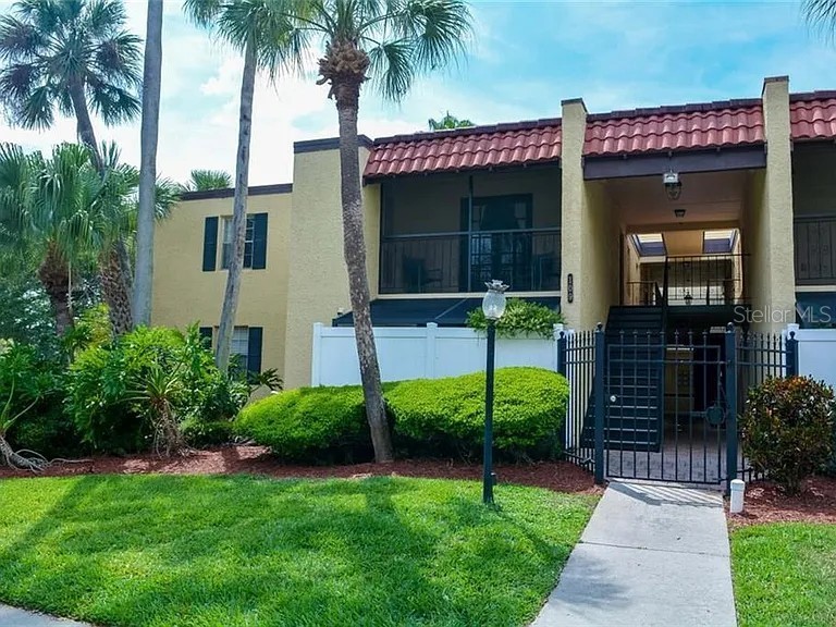 109 S OBRIEN STREET 123