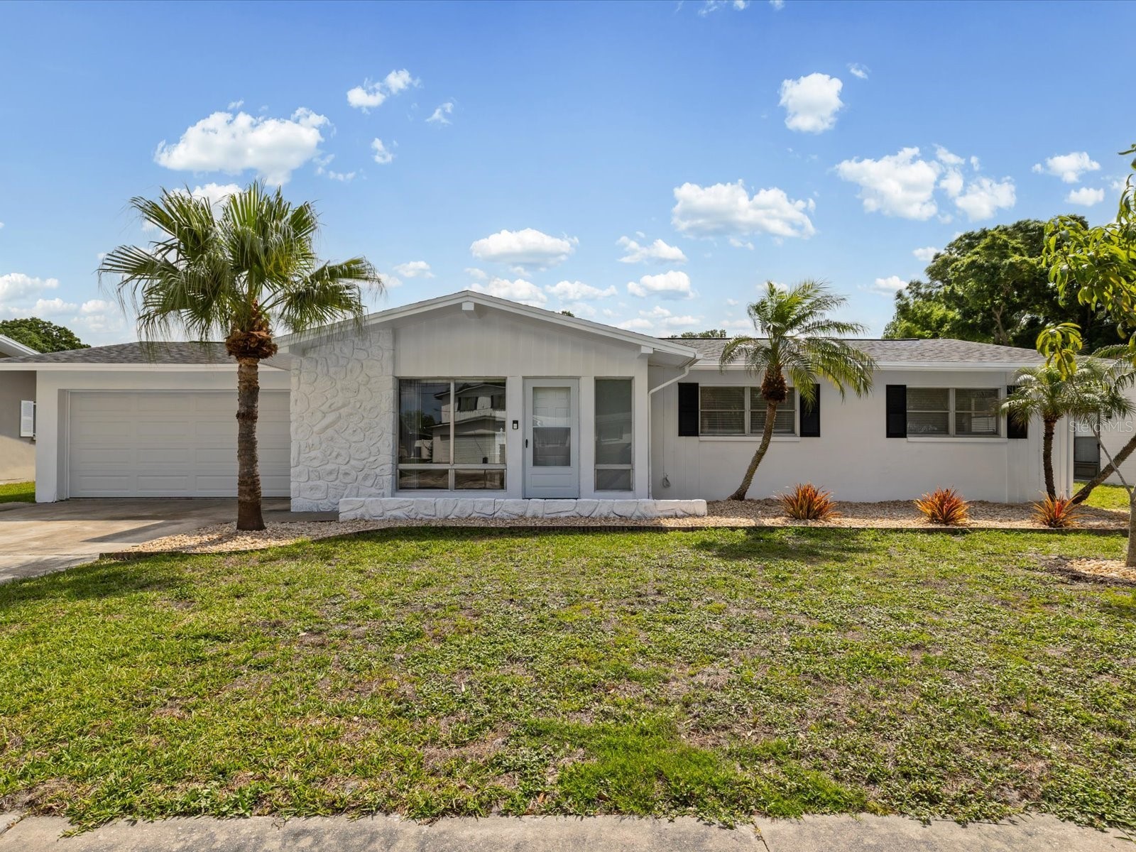 865 IMPERIAL DRIVE