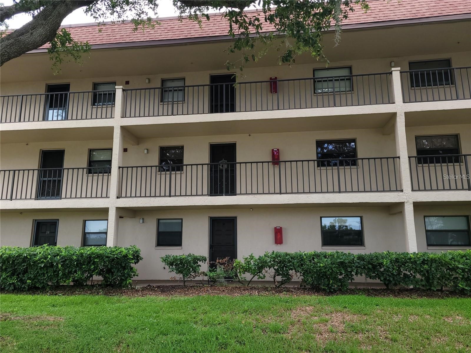 104 CAPRI ISLES BOULEVARD 103
