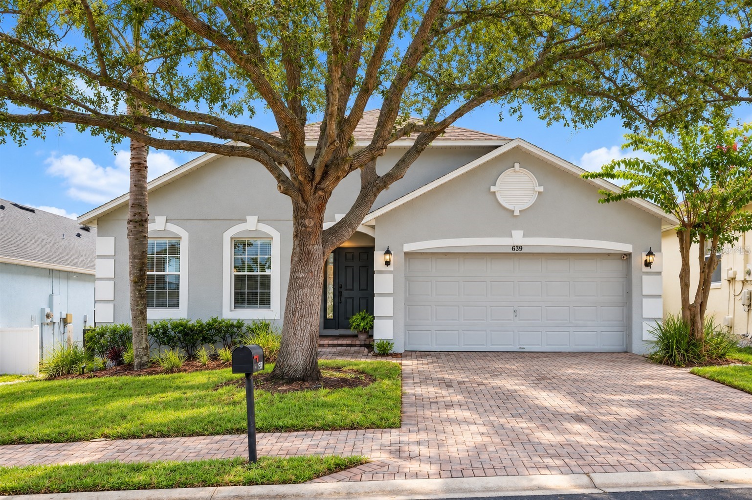 639 KENSINGTON DRIVE