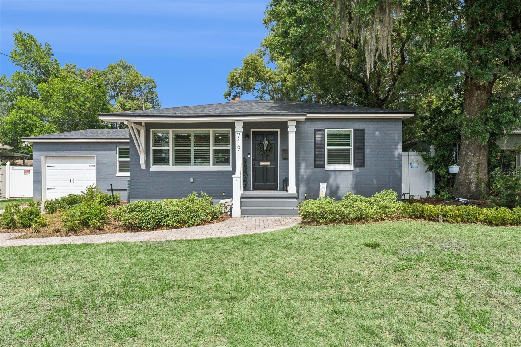719 WARWICK PLACE