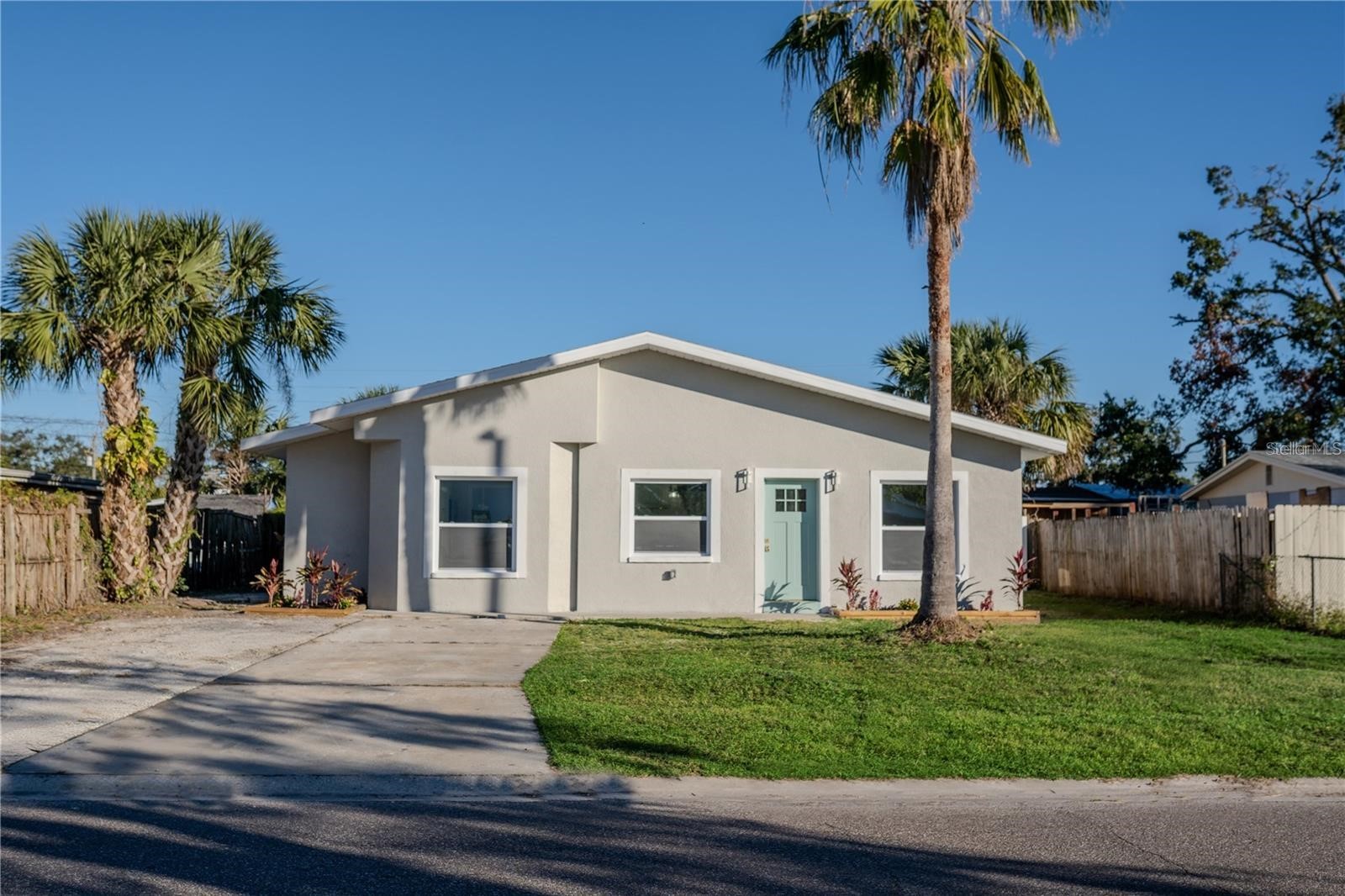5516 GOLDEN DRIVE