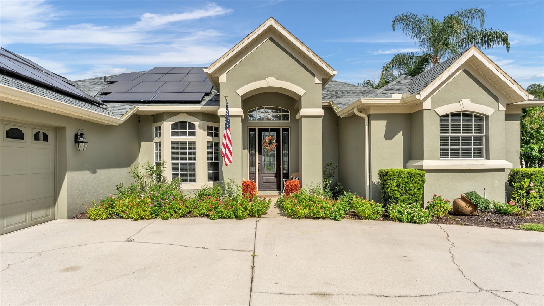 158 COSTA LOOP